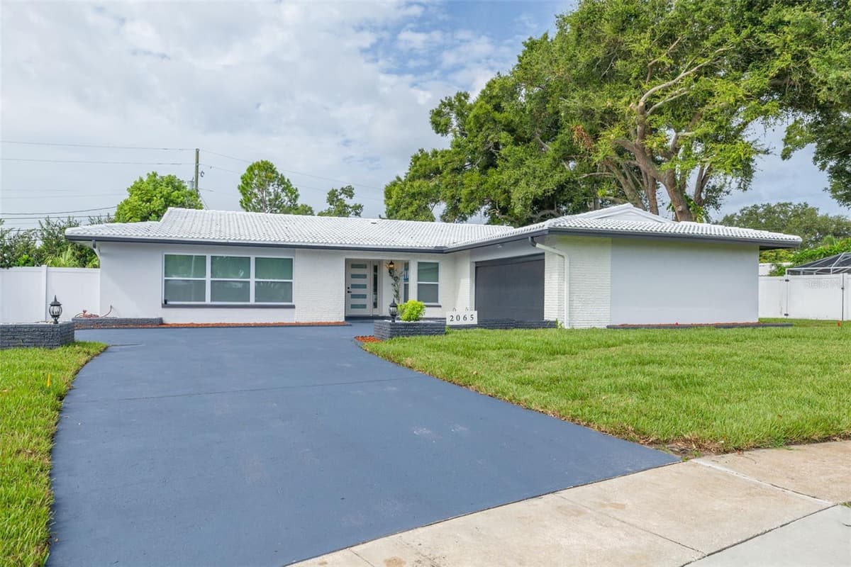 2065 ENVOY COURT — photo 1 of 46
