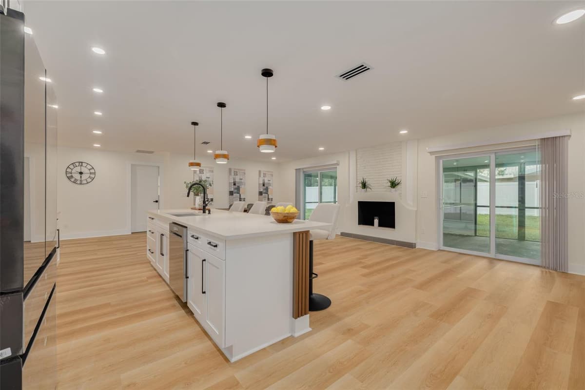 2065 ENVOY COURT — photo 7 of 46