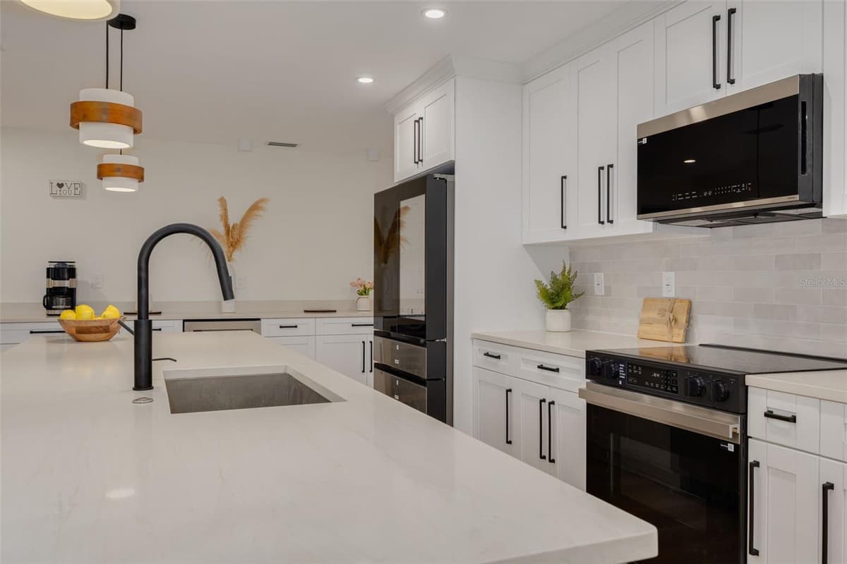 2065 ENVOY COURT — photo 8 of 46