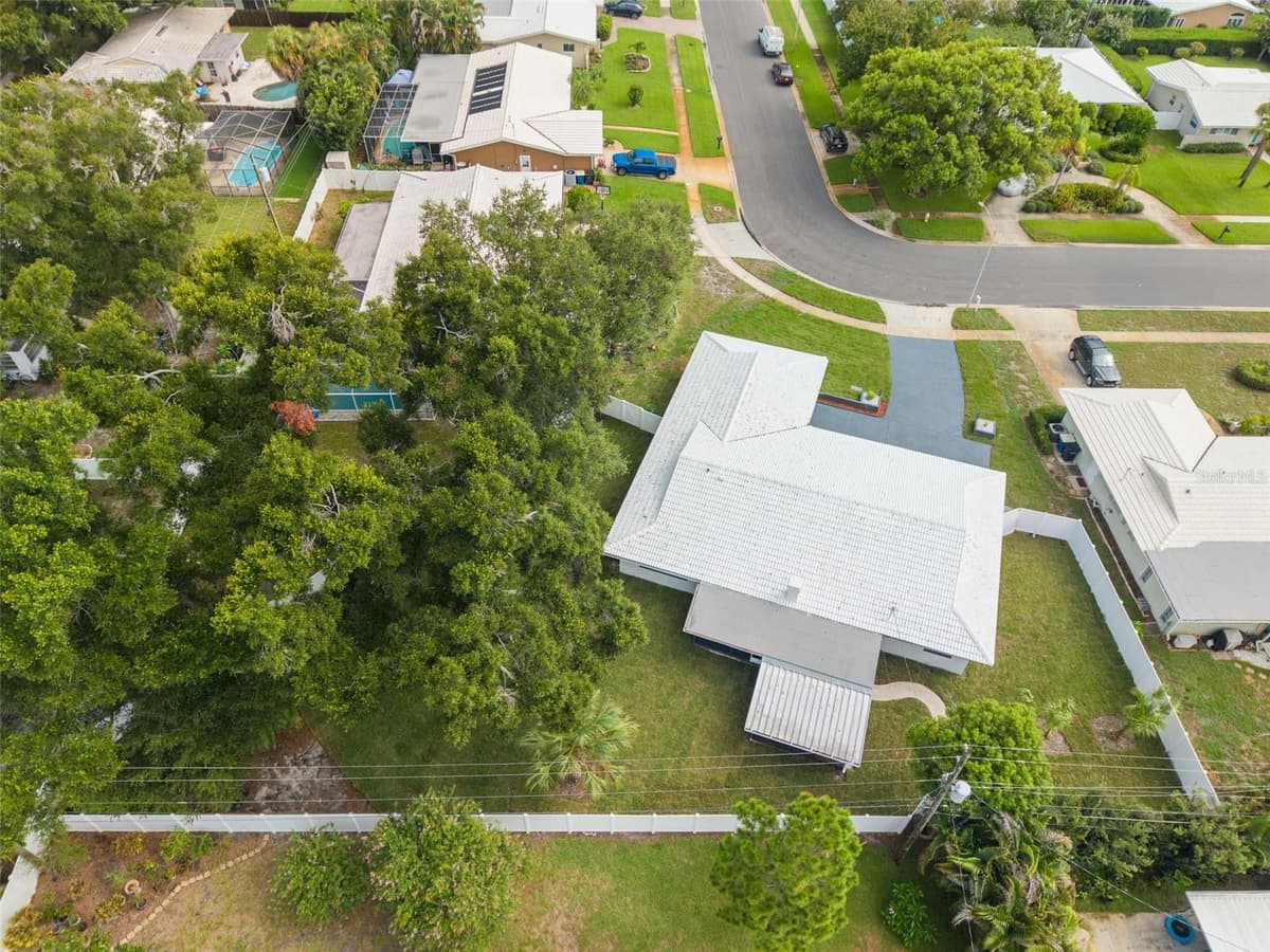 2065 ENVOY COURT — photo 38 of 46
