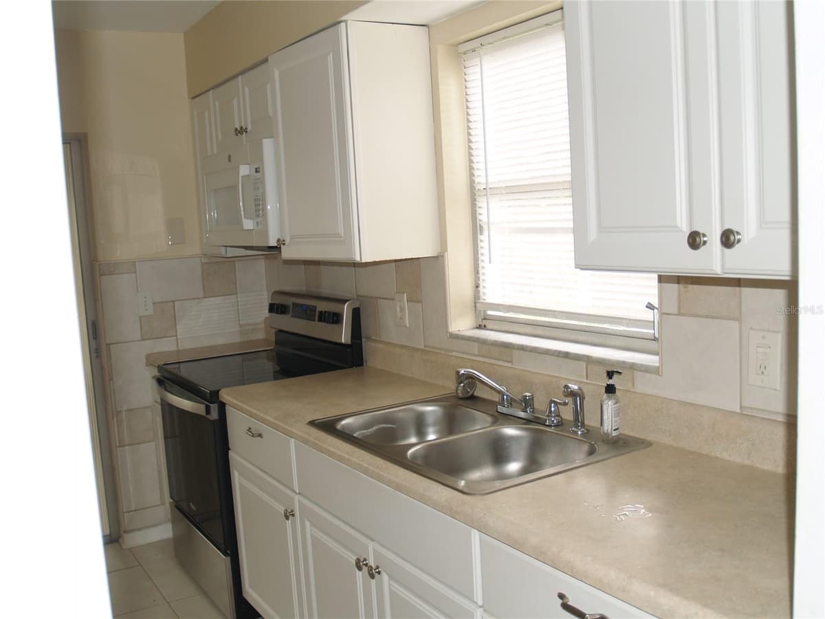 21306 STILLWATER AVENUE — photo 27 of 61