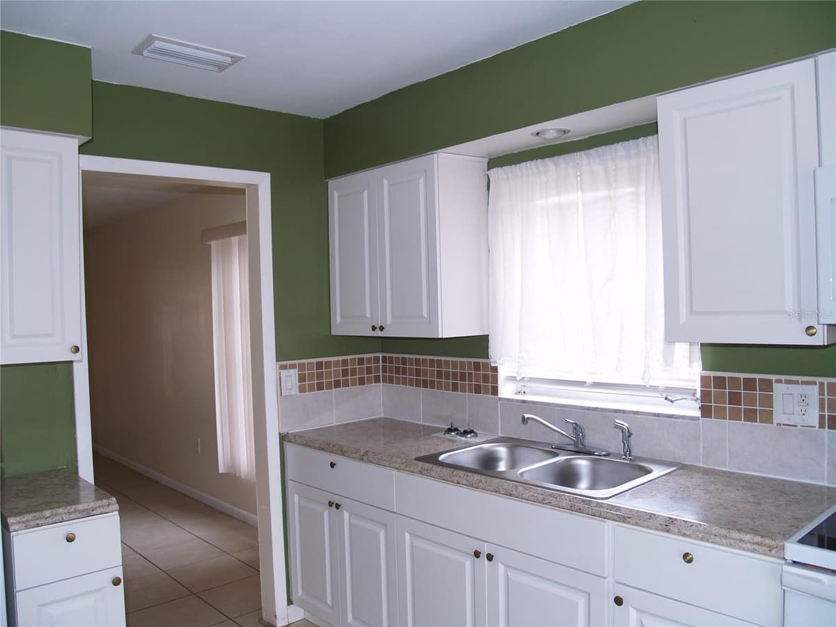 21306 STILLWATER AVENUE — photo 6 of 61