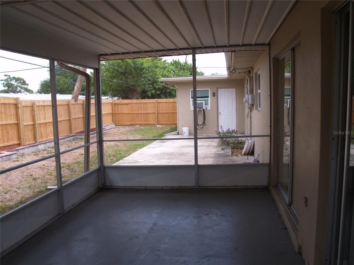 21306 STILLWATER AVENUE — photo 9 of 61