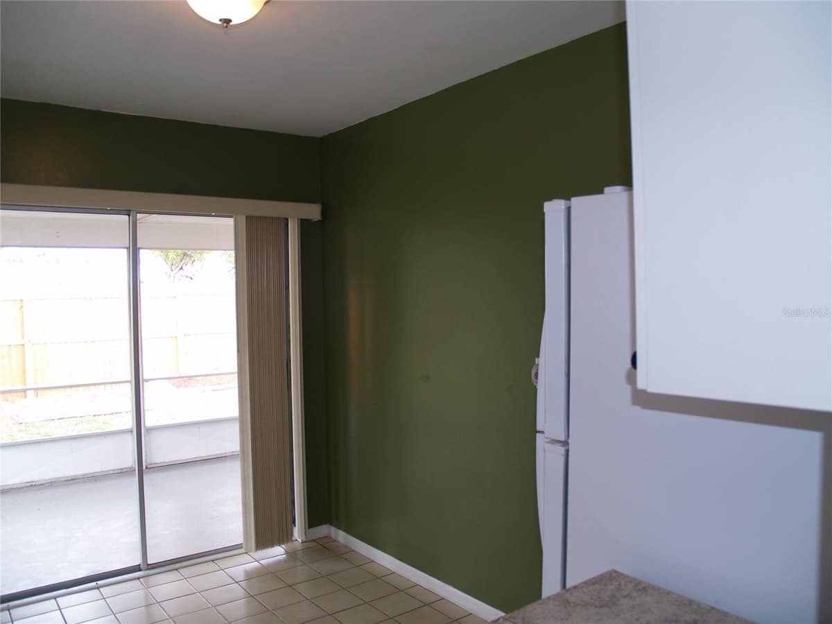 21306 STILLWATER AVENUE — photo 8 of 61