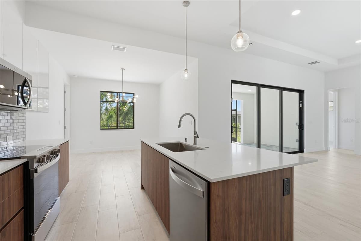 14041 NEWSON LANE — photo 14 of 43