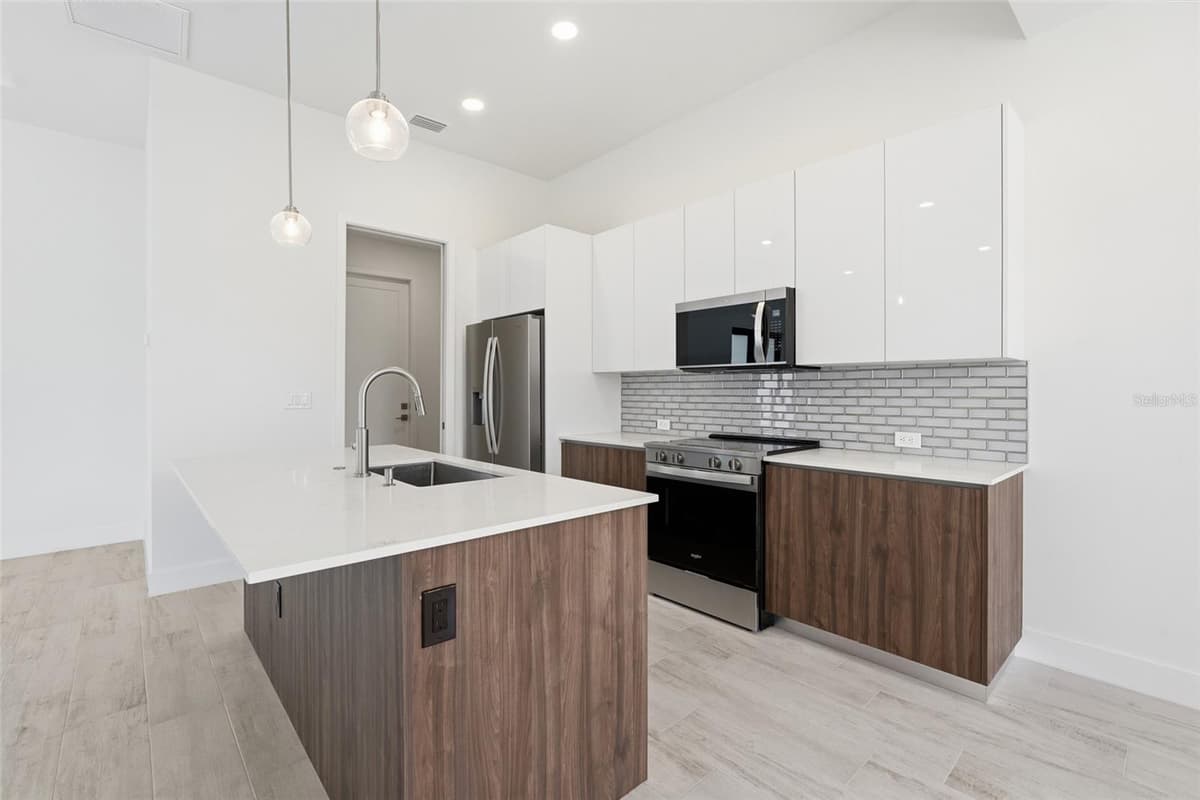 14041 NEWSON LANE — photo 12 of 43