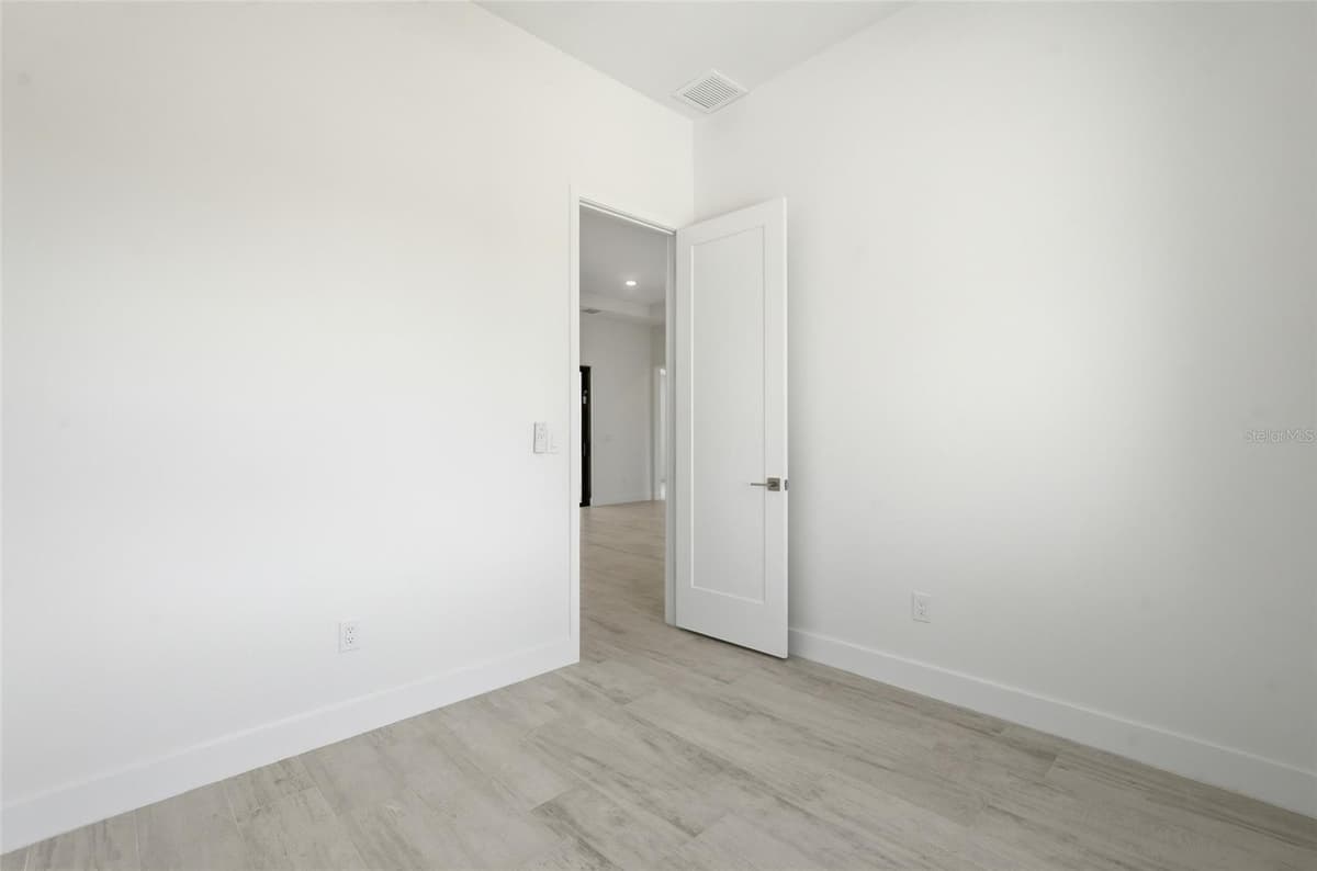 14041 NEWSON LANE — photo 24 of 43