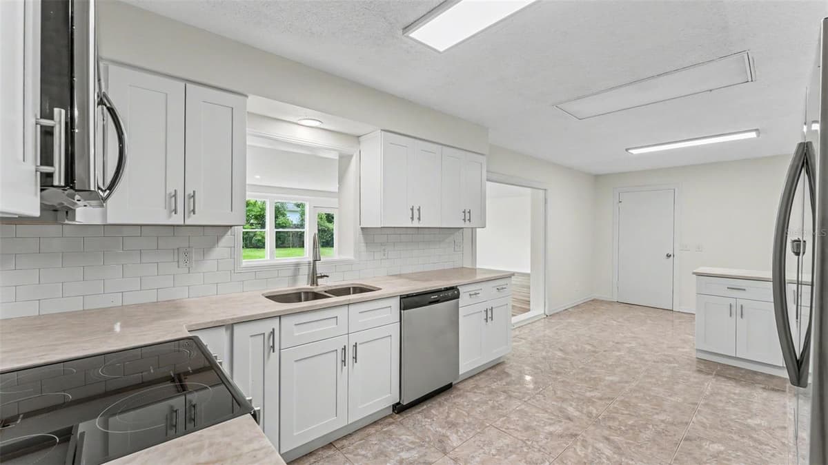 7209 GROVE WAY — photo 5 of 31