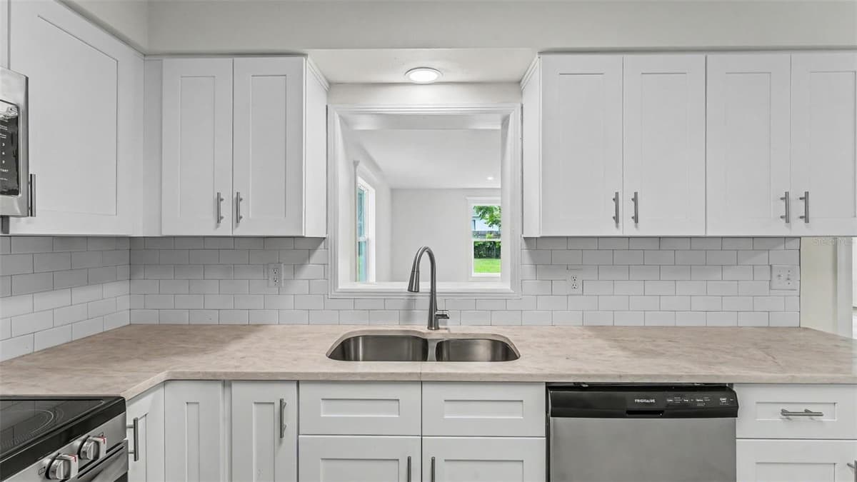 7209 GROVE WAY — photo 7 of 31
