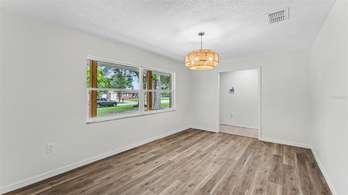 7209 GROVE WAY — photo 4 of 31