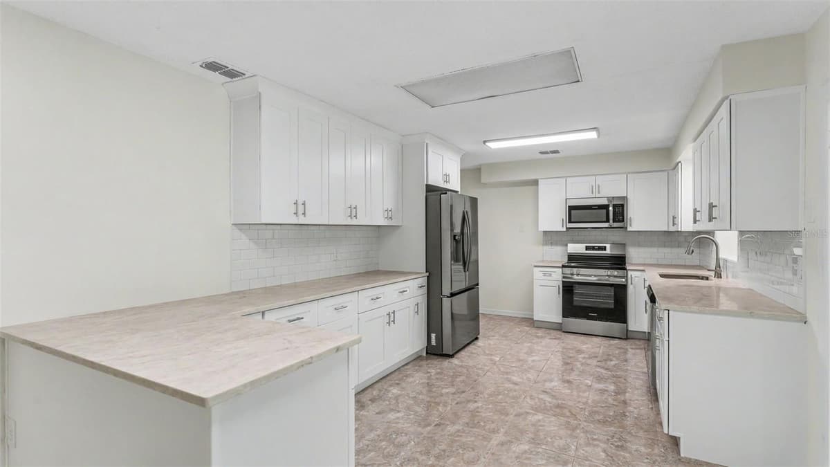 7209 GROVE WAY — photo 10 of 31