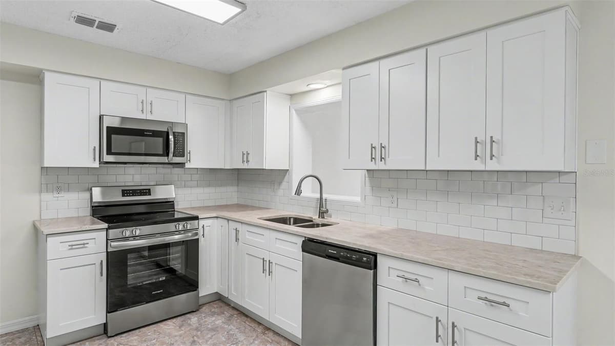 7209 GROVE WAY — photo 8 of 31