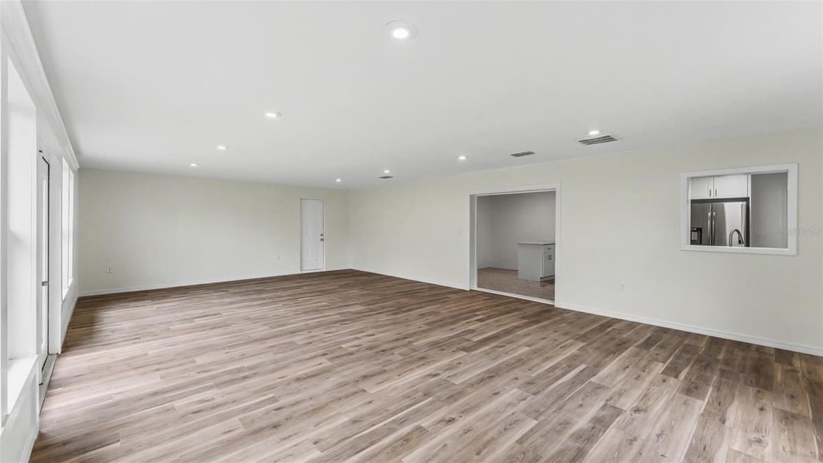7209 GROVE WAY — photo 13 of 31
