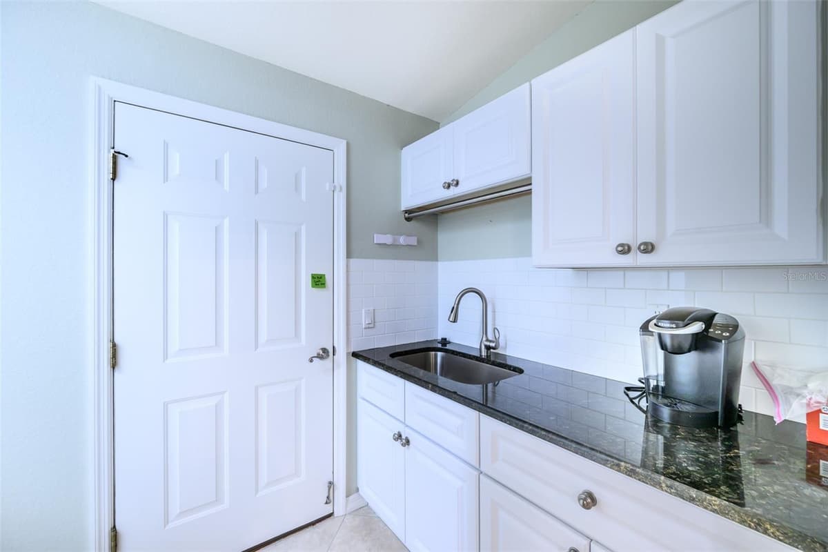 327 MONACO DRIVE — photo 20 of 56