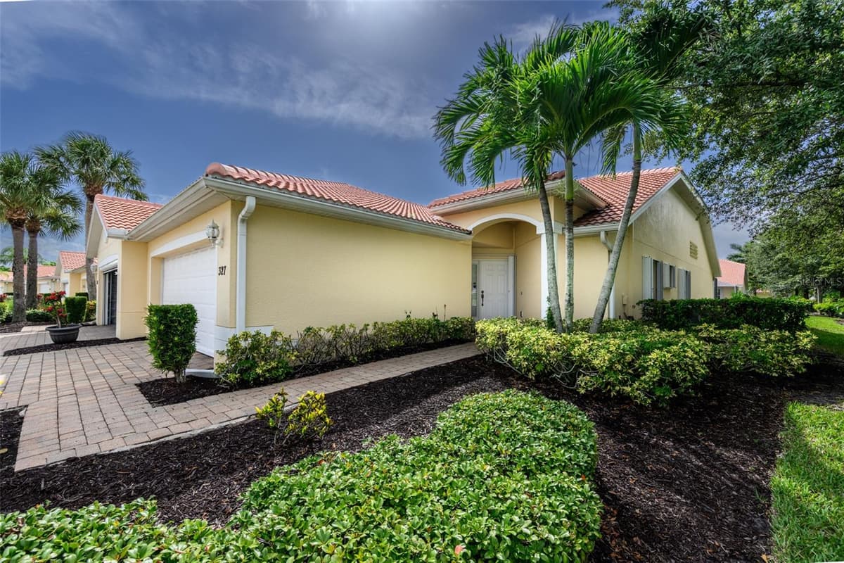 327 MONACO DRIVE — photo 6 of 56
