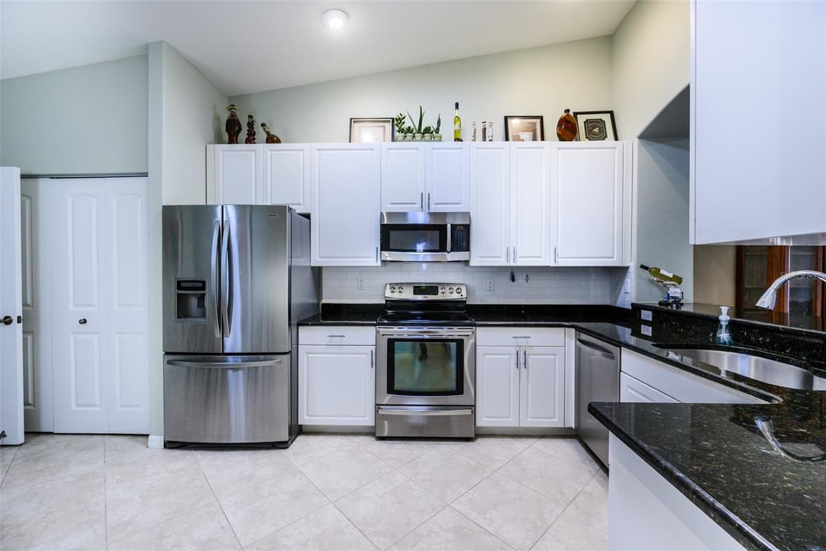 327 MONACO DRIVE — photo 15 of 56