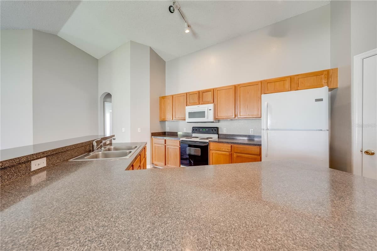119 SOUTHAMPTON DRIVE — photo 13 of 31