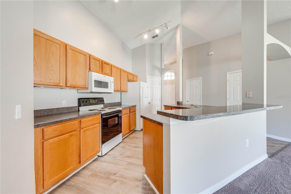 119 SOUTHAMPTON DRIVE — photo 14 of 31