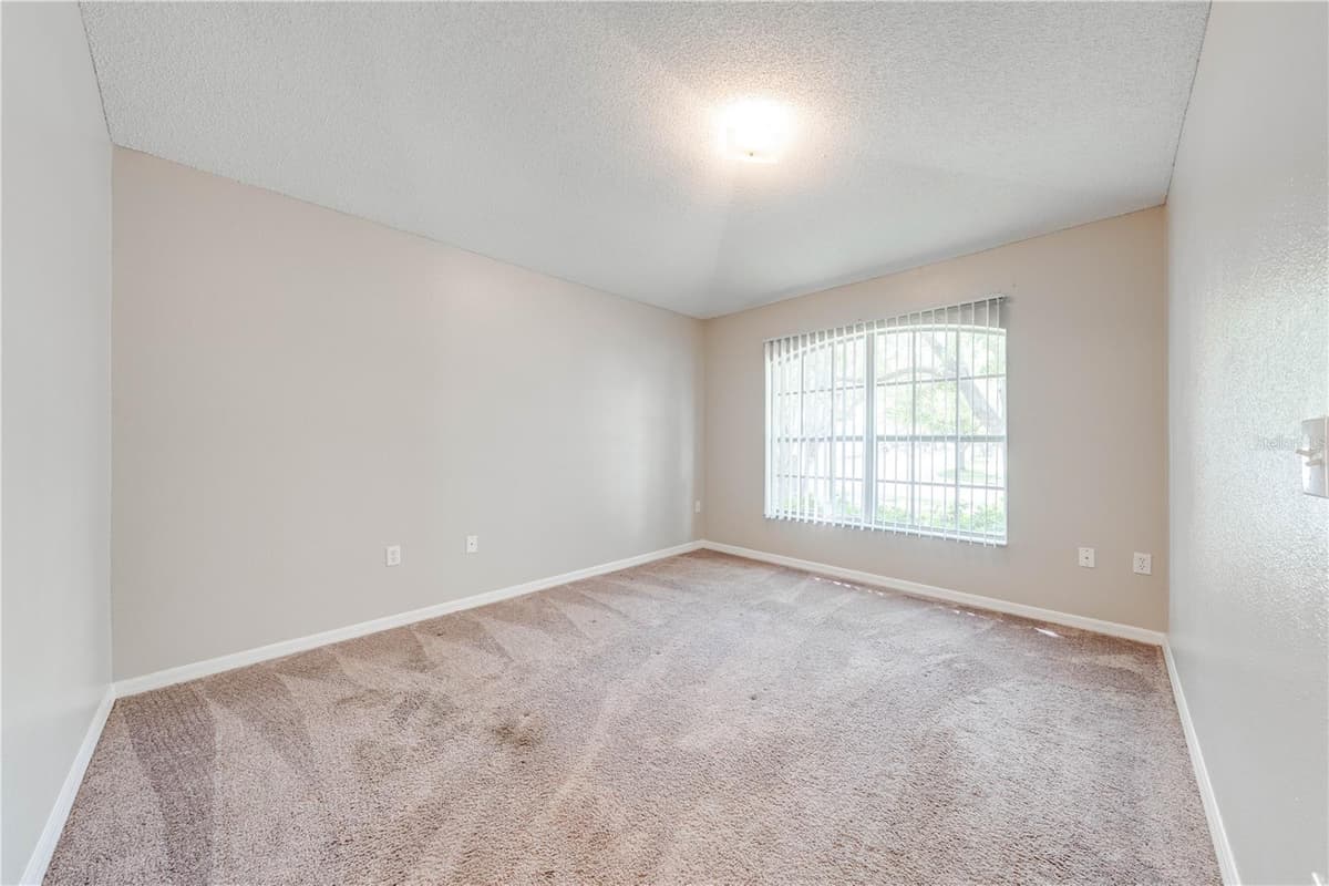 119 SOUTHAMPTON DRIVE — photo 9 of 31