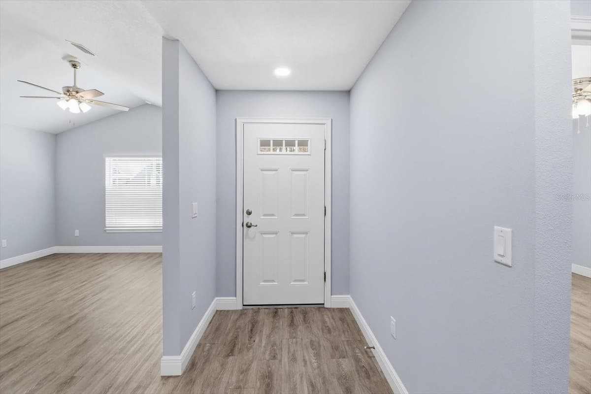 9371/9373 PEACHTREE WAY — photo 5 of 39