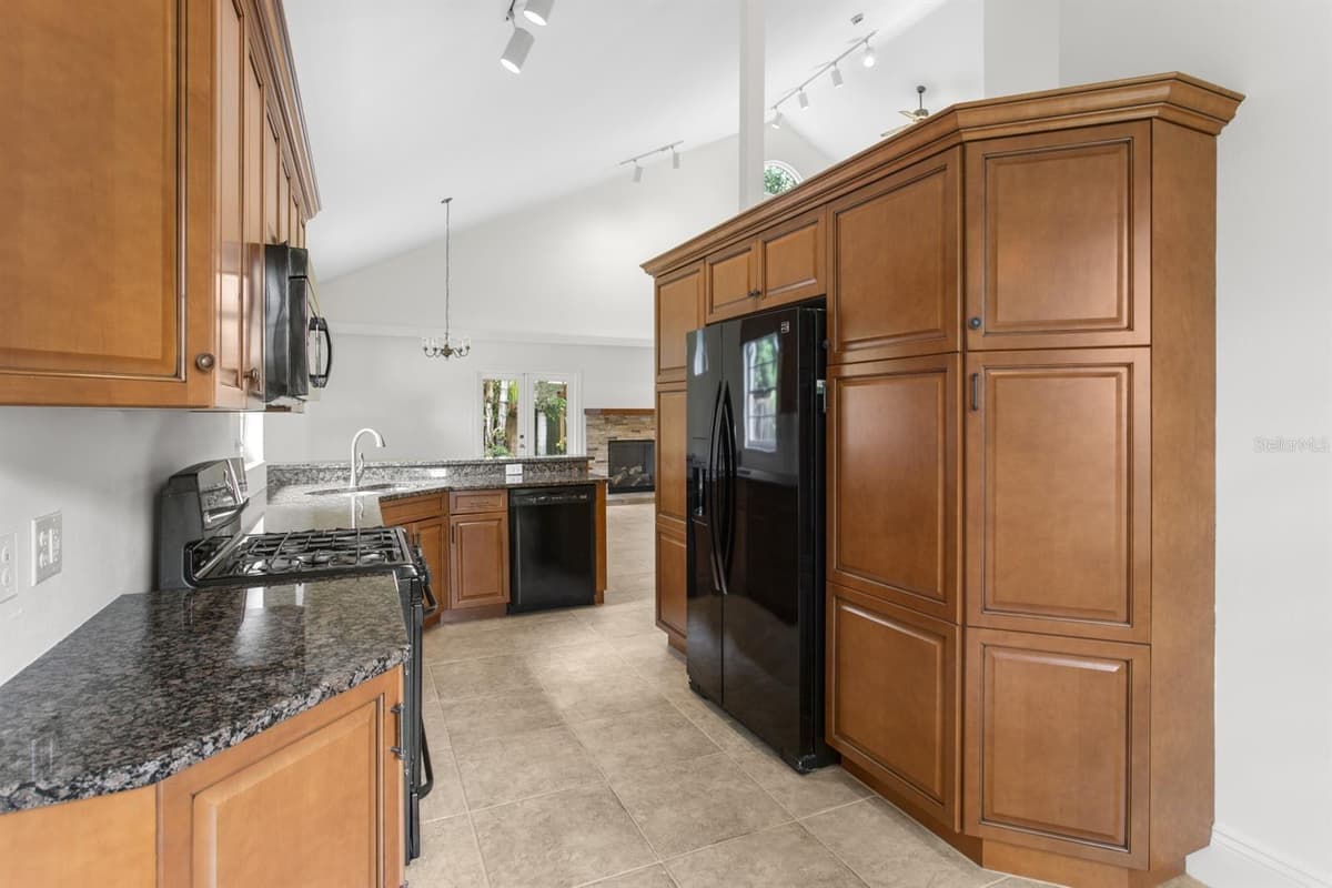 3617 TACON STREET — photo 6 of 21