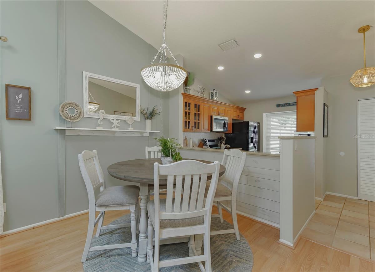12223 SUN VISTA COURT — photo 11 of 43