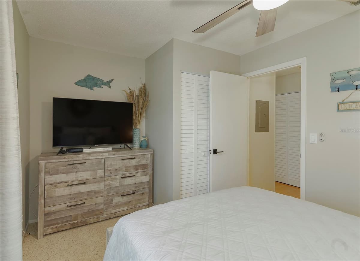 12223 SUN VISTA COURT — photo 21 of 43
