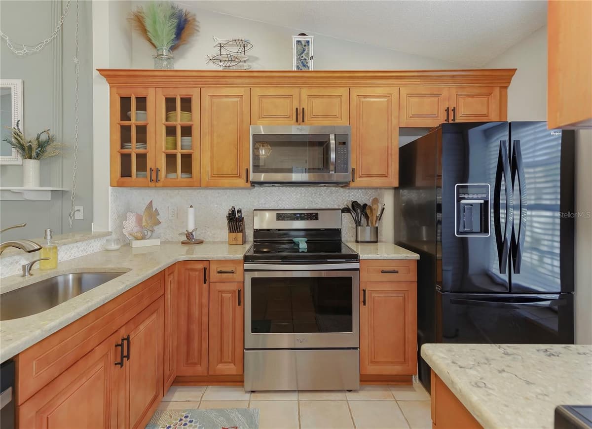 12223 SUN VISTA COURT — photo 9 of 43