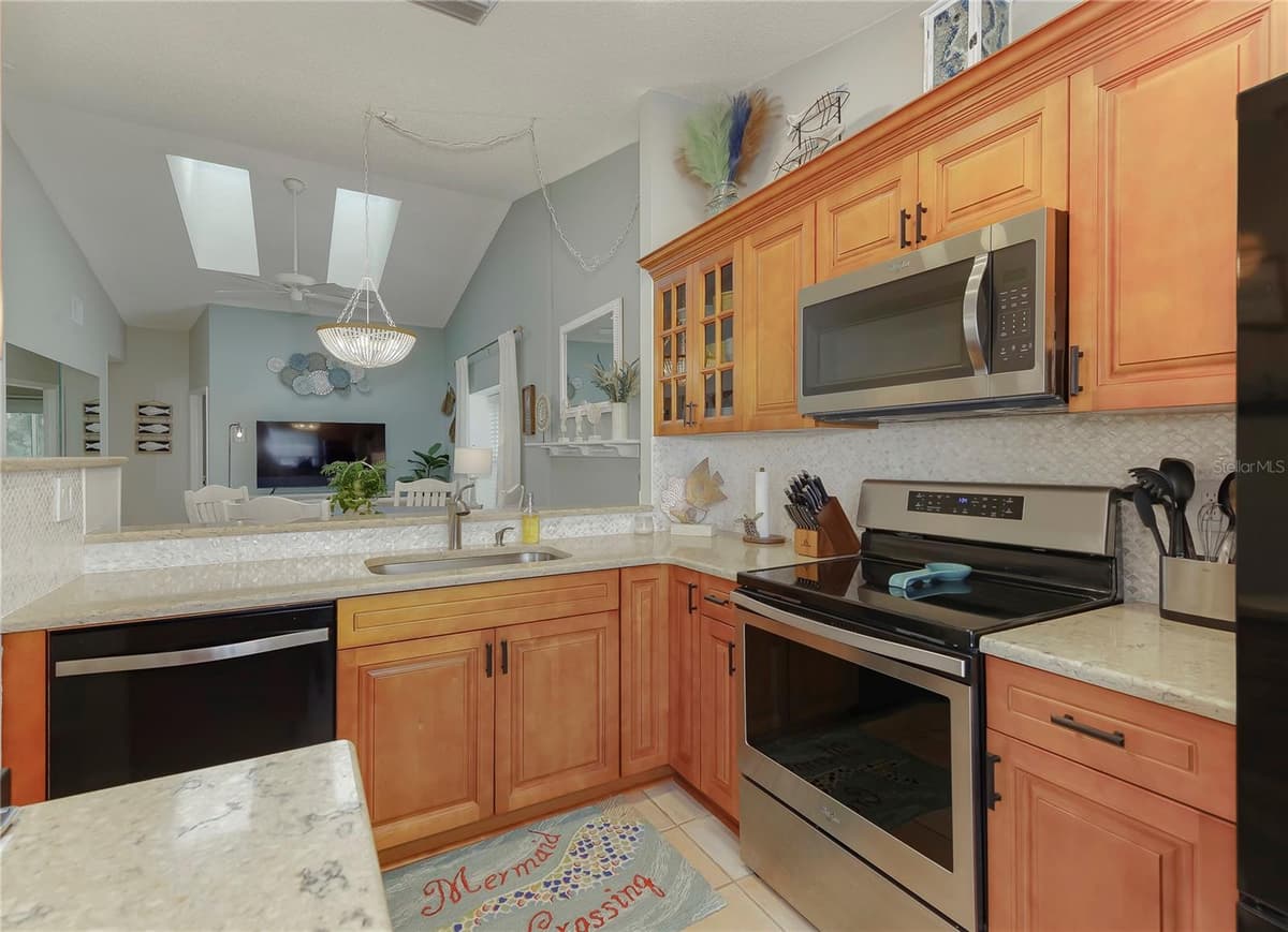 12223 SUN VISTA COURT — photo 8 of 43