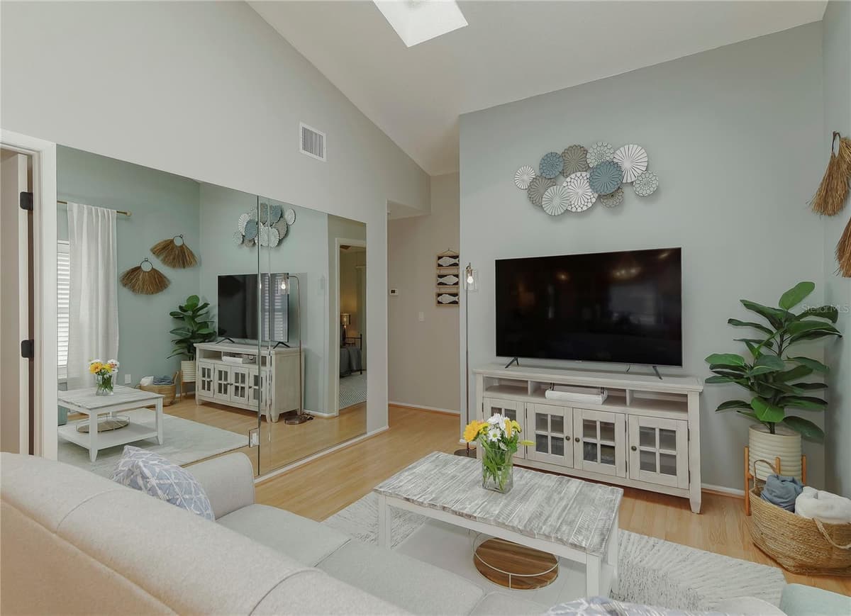12223 SUN VISTA COURT — photo 13 of 43