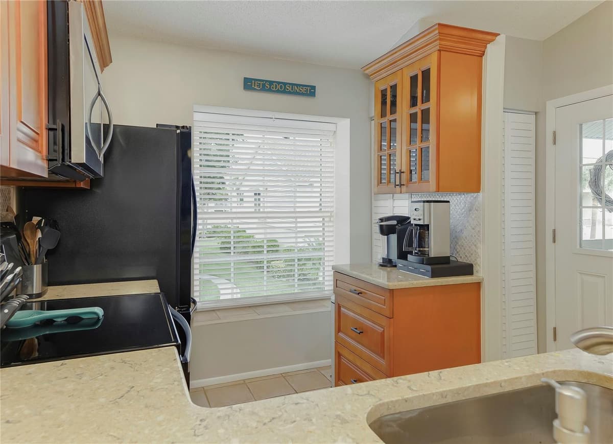 12223 SUN VISTA COURT — photo 10 of 43