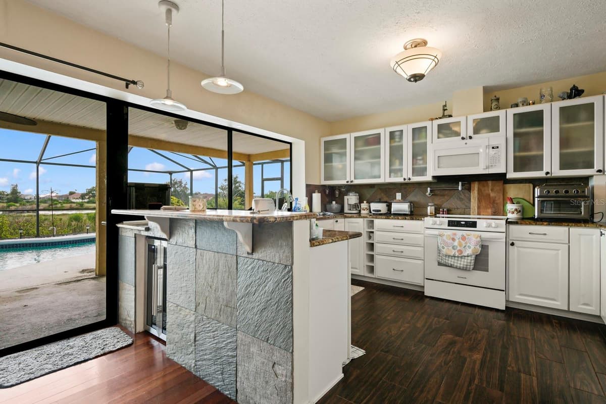 744 FLAMINGO DRIVE — photo 9 of 45