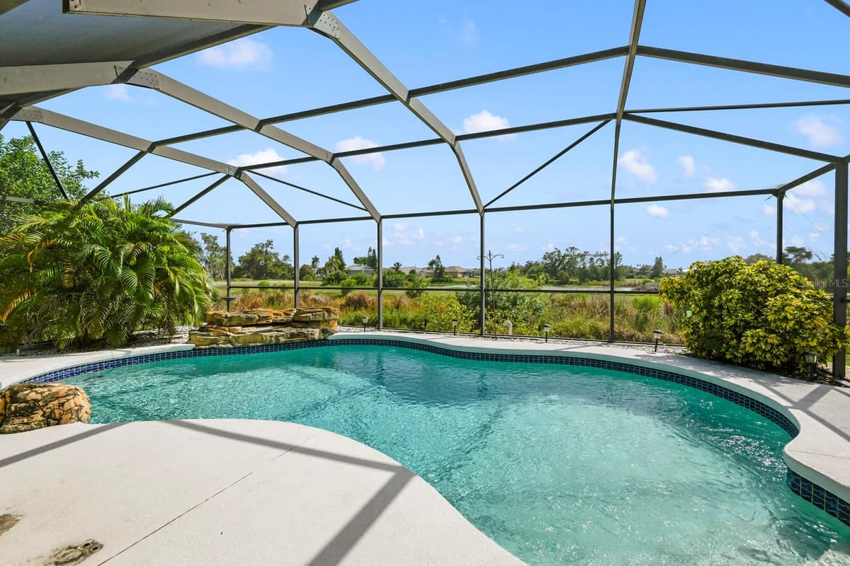 744 FLAMINGO DRIVE — photo 5 of 45