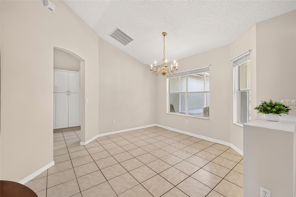 1719 CARRERA DRIVE — photo 6 of 39