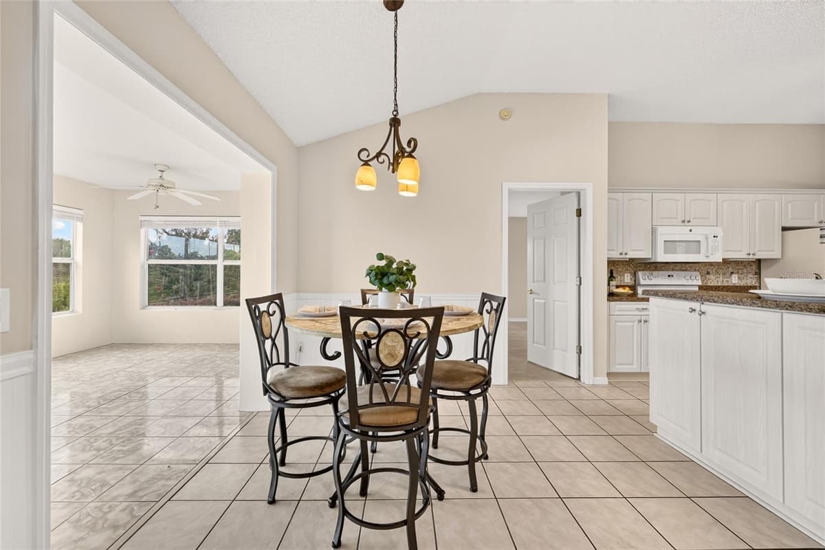 1719 CARRERA DRIVE — photo 10 of 39