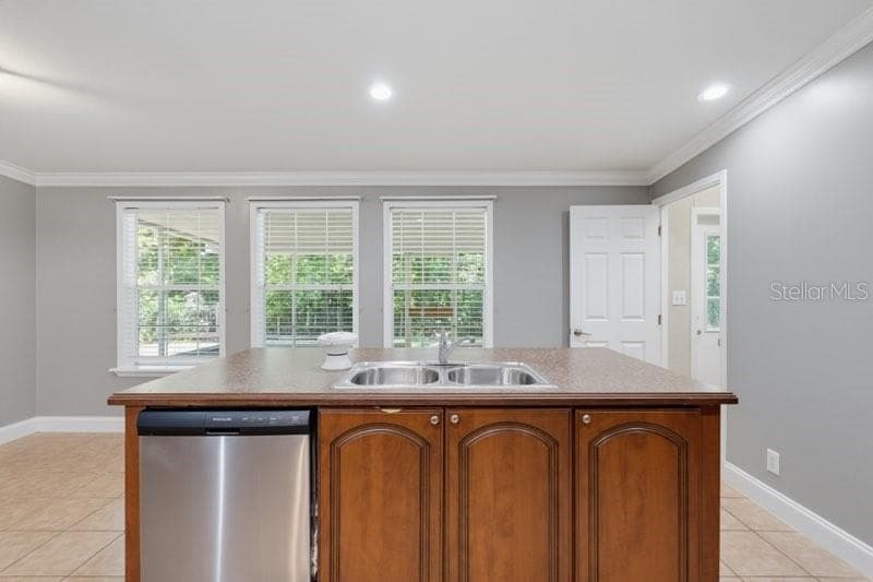 2516 MOBILAIRE DRIVE — photo 13 of 58