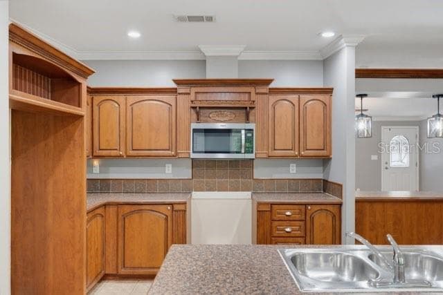 2516 MOBILAIRE DRIVE — photo 11 of 58