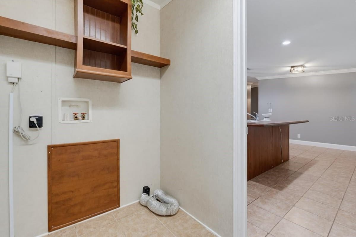 2516 MOBILAIRE DRIVE — photo 39 of 58