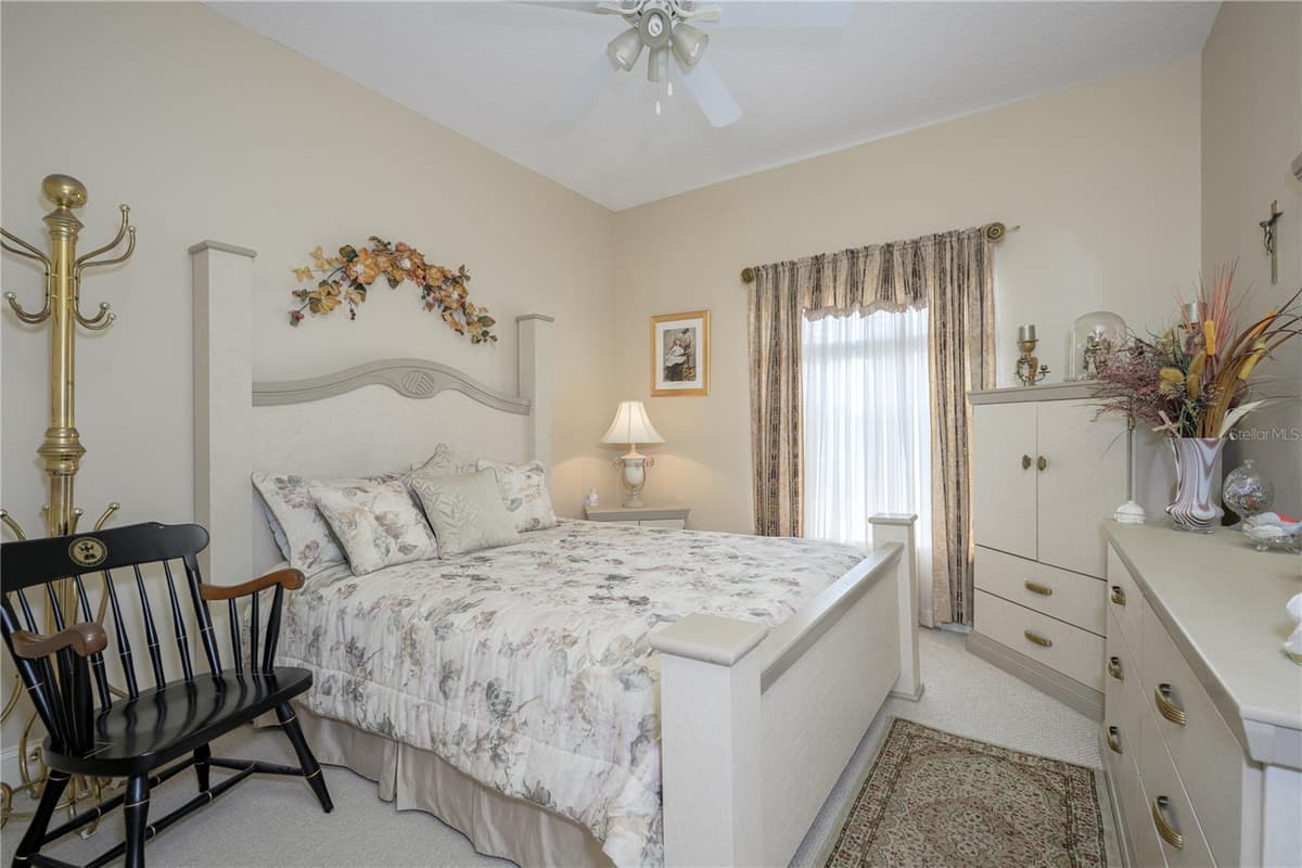 19 FIRETHORN LANE — photo 15 of 25