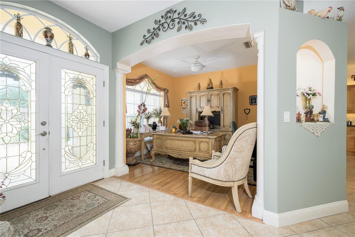 19 FIRETHORN LANE — photo 4 of 25