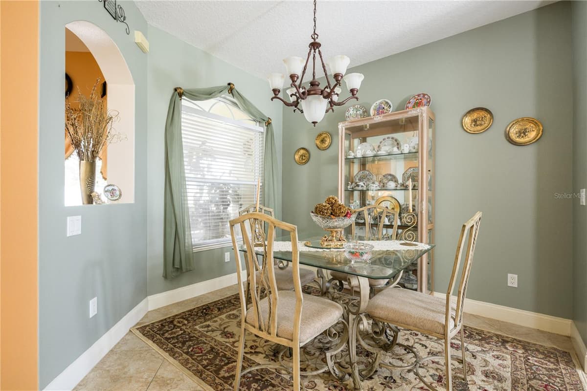 19 FIRETHORN LANE — photo 5 of 25