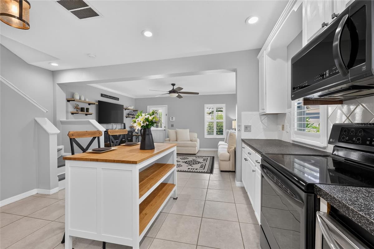 1037 OLD BLUSH RD — photo 14 of 31