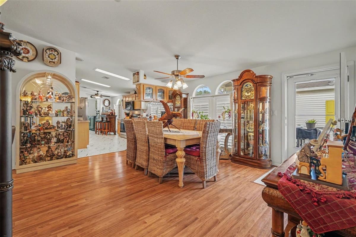 14269 RIALTO AVENUE — photo 14 of 39