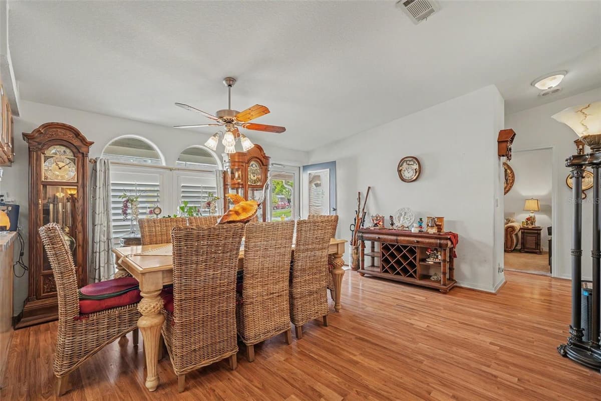 14269 RIALTO AVENUE — photo 15 of 39