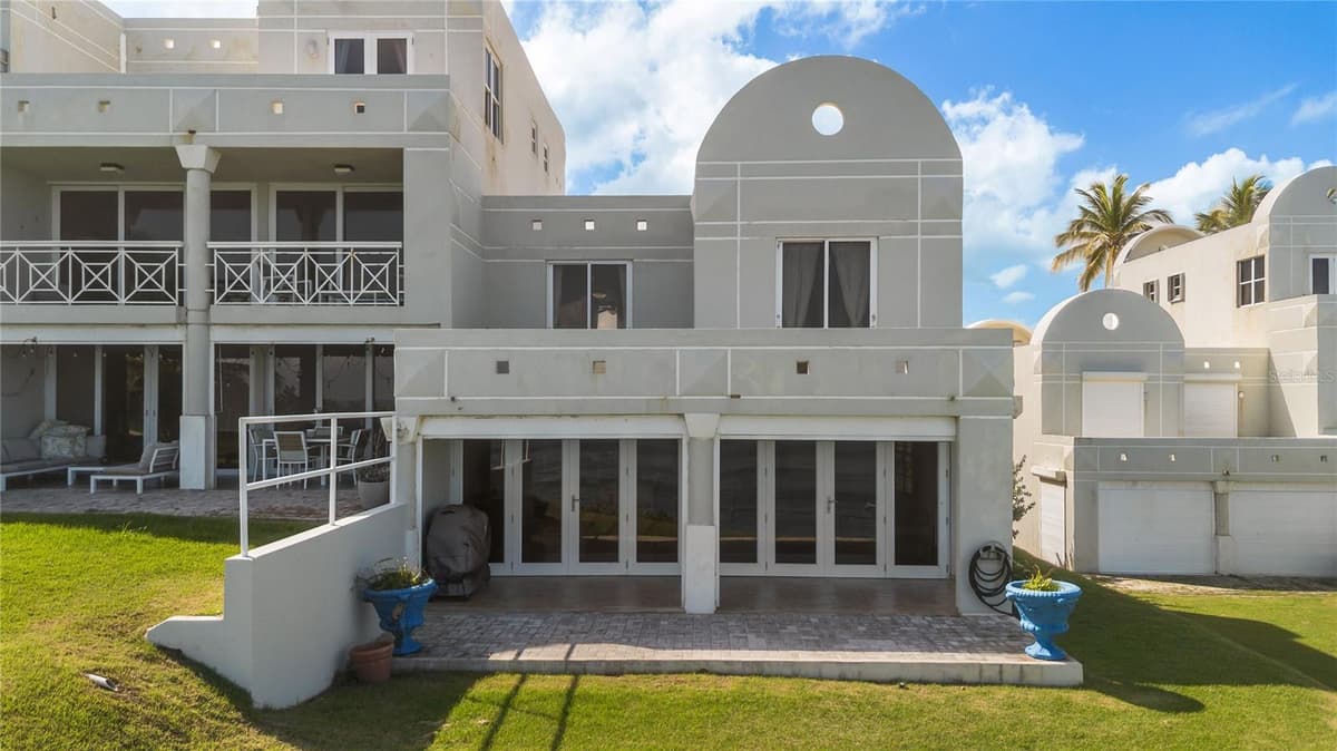 J1 COSTA DORADA — photo 13 of 17