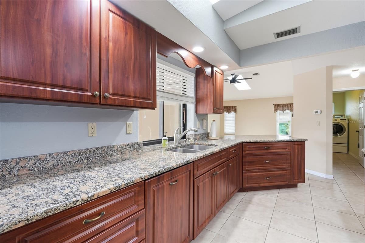 2431 MAURITANIA ROAD — photo 14 of 56