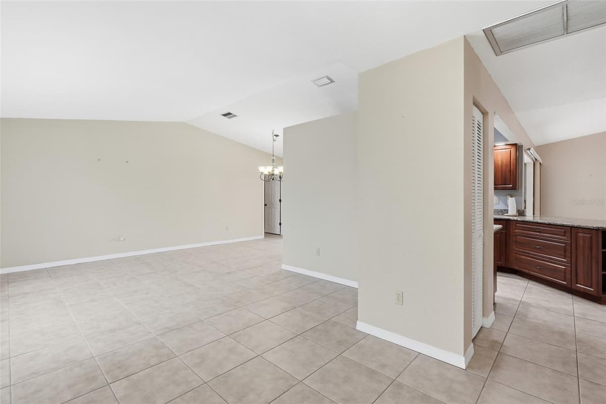 2431 MAURITANIA ROAD — photo 8 of 56