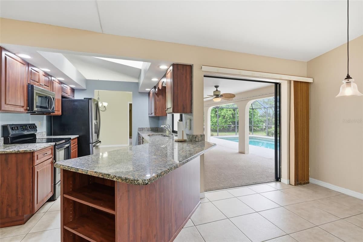 2431 MAURITANIA ROAD — photo 16 of 56