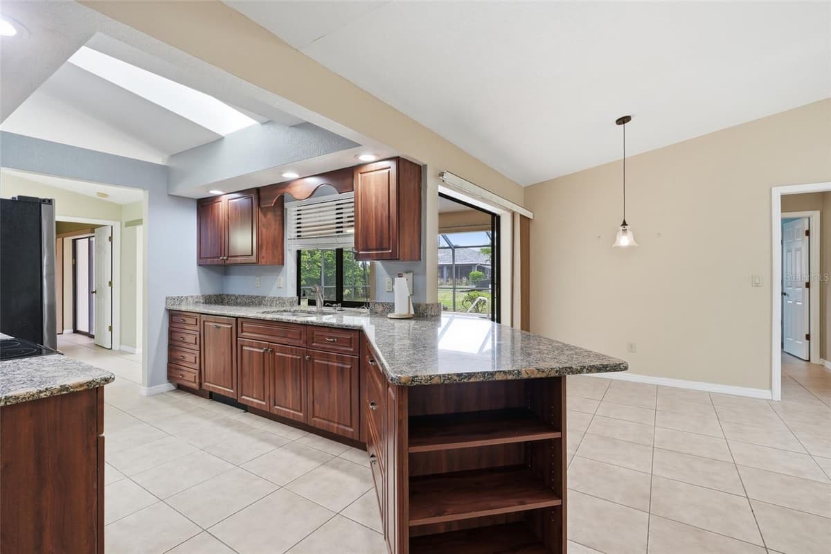2431 MAURITANIA ROAD — photo 15 of 56