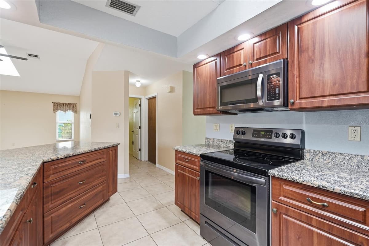 2431 MAURITANIA ROAD — photo 13 of 56
